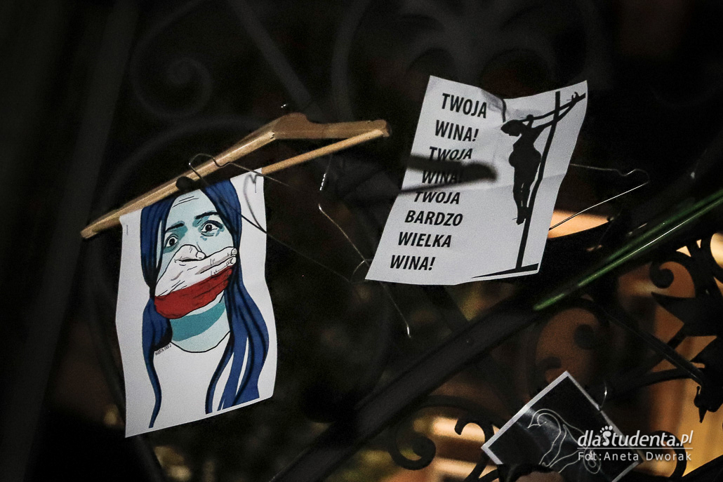 Strajk Kobiet: Noc wieszaka - manifestacja we Wrocławiu - zdjęcie nr 11