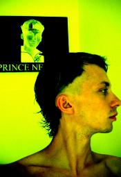Spektakl performatywny Prince'a Negatifa: CRASH. Kolekcja zderze
