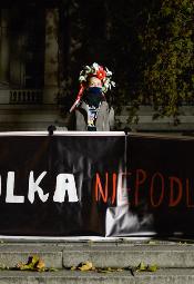 Strajk Kobiet: Wszyscy jesteśmy kobietami - manifa w Poznaniu 