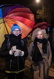 Parasolką w Kaczyńskiego - protest w Warszawie