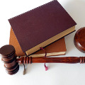 Warto studiować prawo? Radcy prawni i adwokaci podbijają rynek [WIDEO]