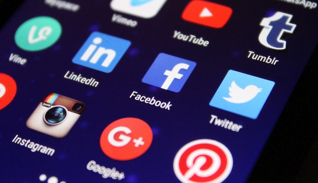 Chroń swoje dane w mediach społecznościowych - prywatne i służbowe konto 