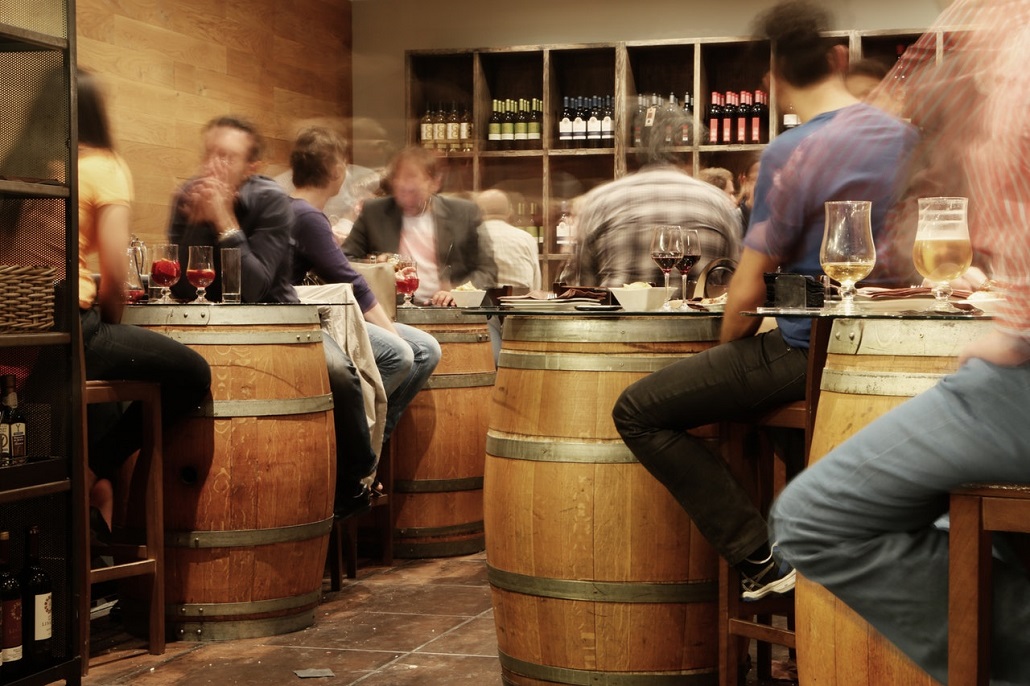 Weekendowy alkoholizm - nałóg pojawiający się coraz częściej w Polsce