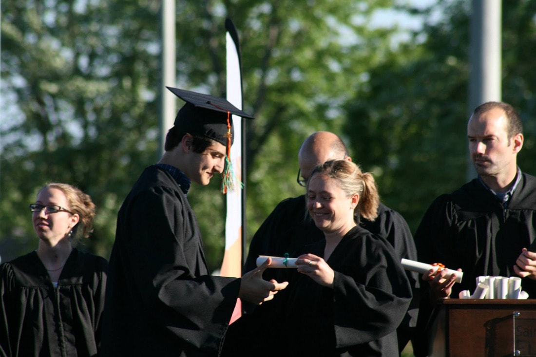 Zobacz, co warto wiedzieć o dyplomie ukończenia szkoły wyższej!
