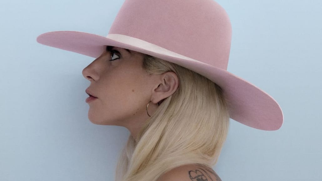 Gaga, Buble i mocne metalowe brzmienia - zobacz najnowsze premiery płytowe