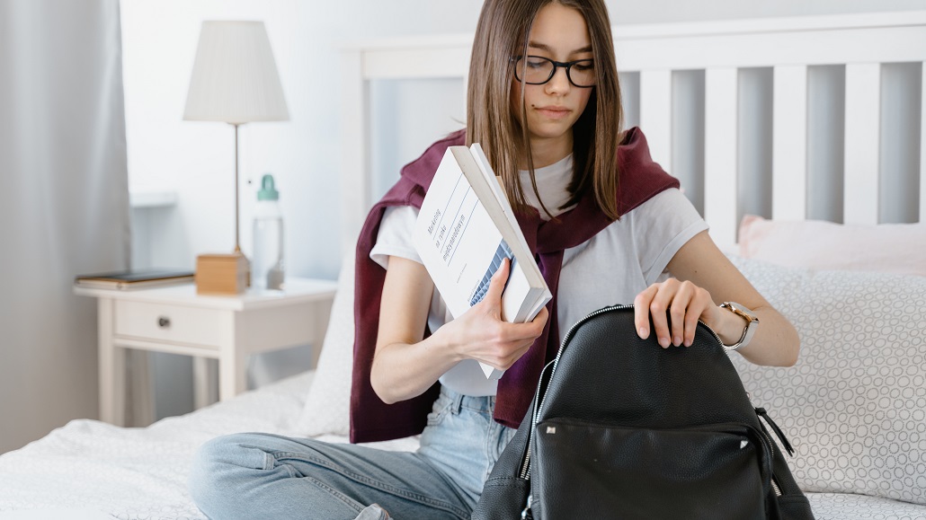 Zaświadczenie o statusie studenta a legitymacja studencka - czym się różnią?