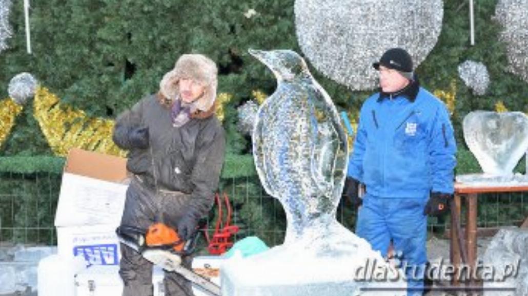 Niesamowite rzeźby z lodu na wrocławskim Rynku