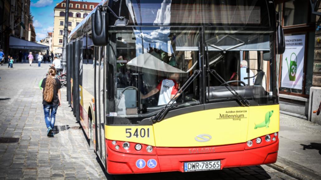 Taki autobus wyjedzie na ulice Wrocławia [ZDJĘCIA]