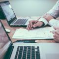 Jak znaleźć pracę po studiach? - praca po studiach, jak znaleźć pracę bez doświadczenia, jak szukać pracy po studiach