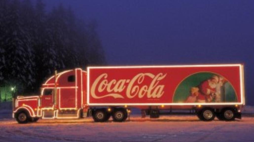 Internauci krytykują nową reklamę Coca-Coli