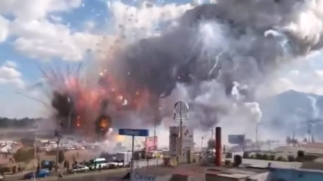 Olbrzymi wybuch w Meksyku! Kilkadziesiąt osób zginęło. Nagranie z potężnej eksplozji [WIDEO]
