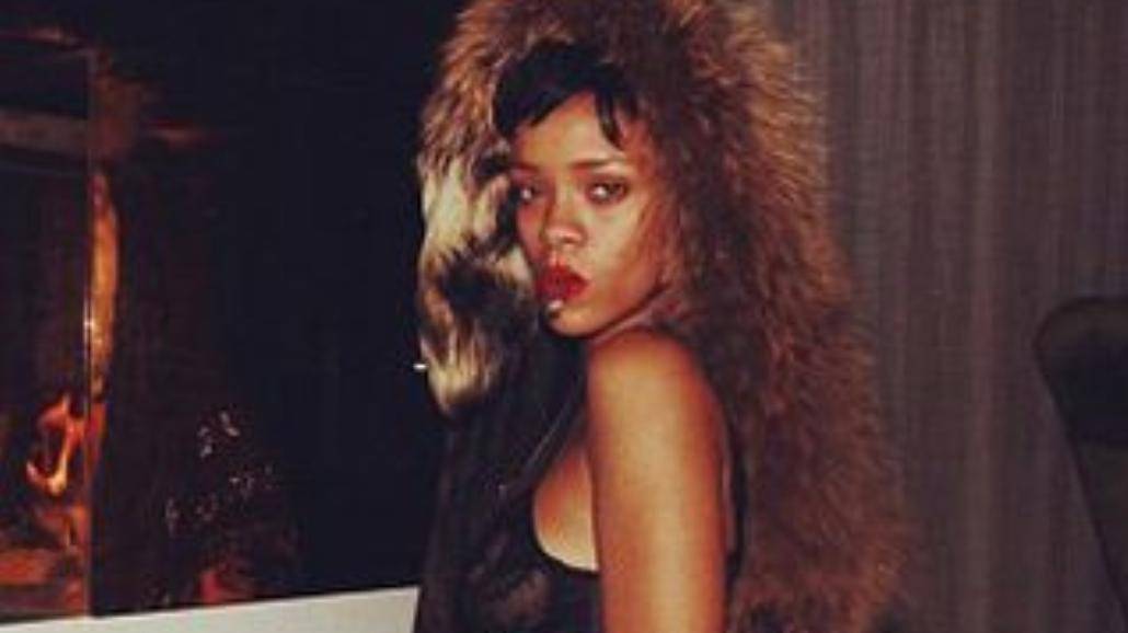 Rihanna znów nago!