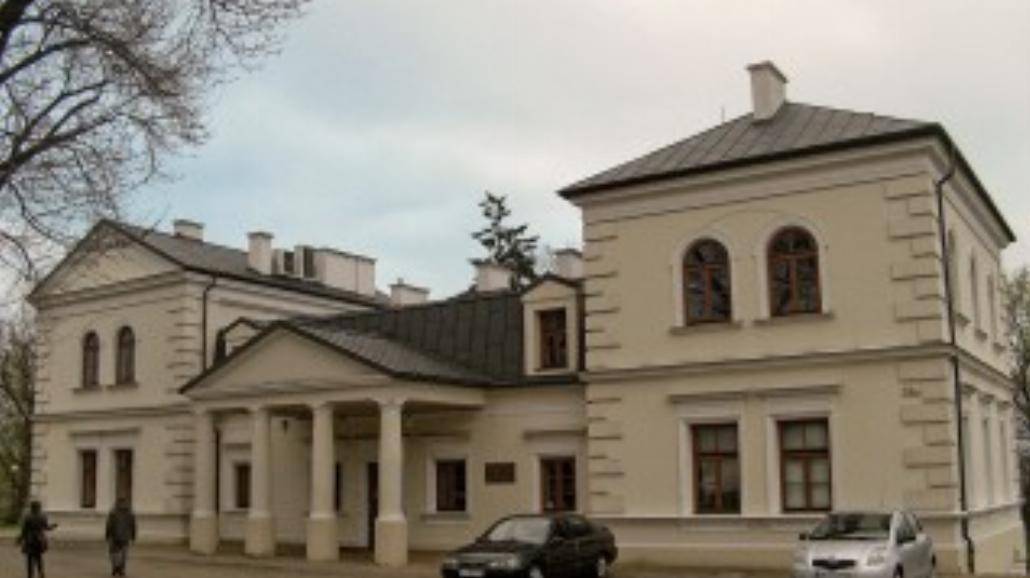 Polska uczelnia zapłaciła 45 tys. zł za rachunek telefoniczny
