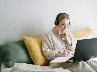 Abstrakt w pracy dyplomowej - poradnik pisania - jak napisać streszczenie pracy dyplomowej, co to jest abstrakt w pracy licencjackiej