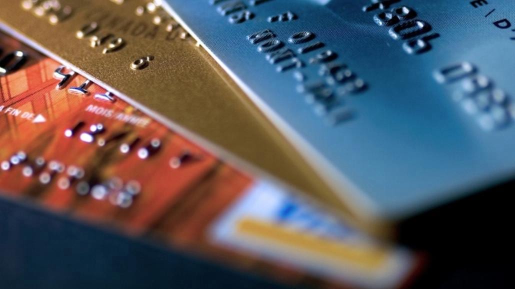 Ile kosztuje karta kredytowa dla studenta?