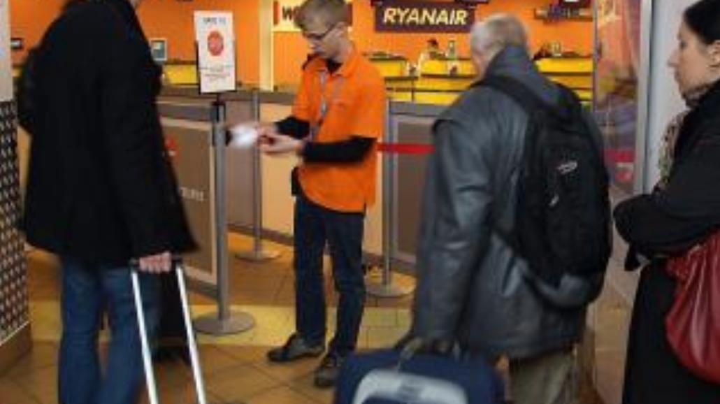 Pomarańczowi na wrocławskim lotnisku