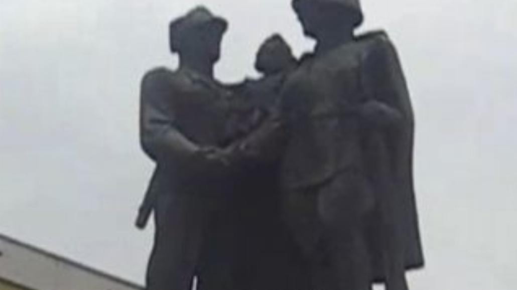 Komunistyczne pomniki mają się w Polsce dobrze