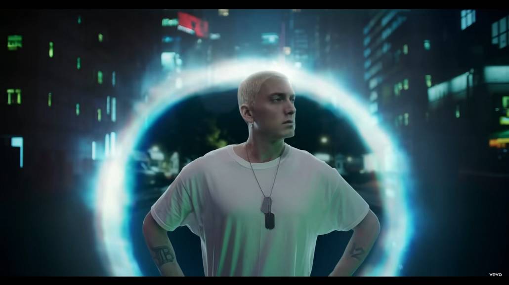 Eminem nawiązuje do klasycznego "Without Me" w nowym singlu "Houdini" [WIDEO]