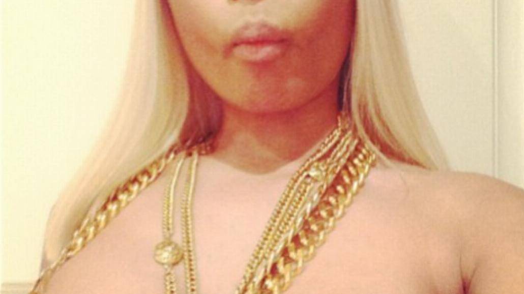 Nicki Minaj pokazuje nagi biust na Instagramie
