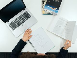 Studenci chcą więcej zajęć zdalnych na uczelniach - student, studia, nauka zdalna, ankieta, zajęcia online