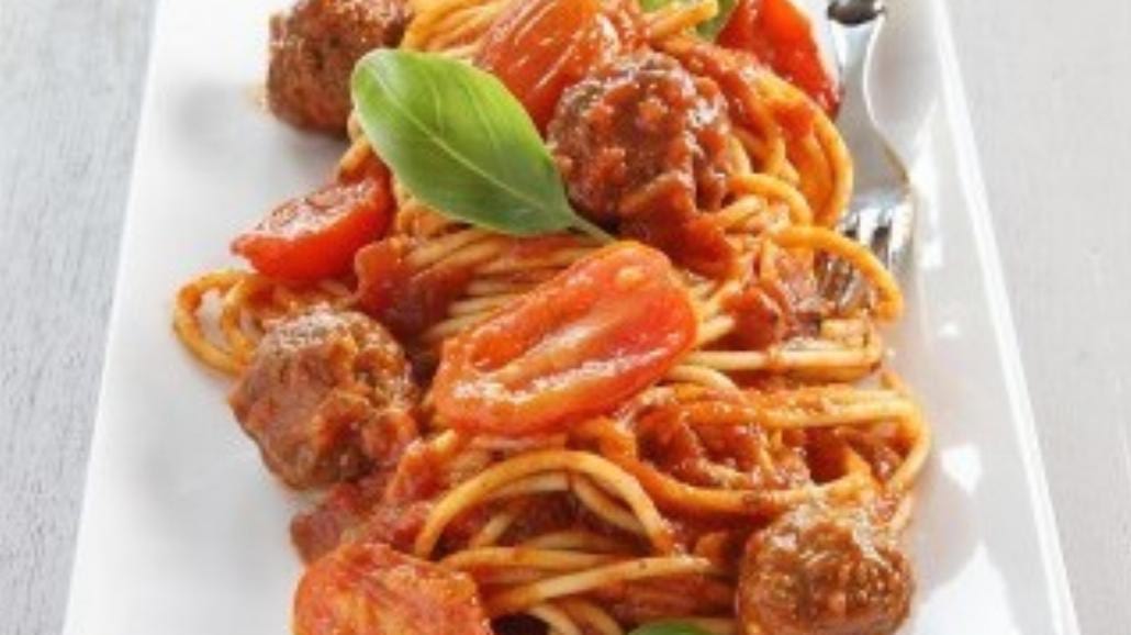 Spaghetti z pulpecikami i pomidorkami cherry