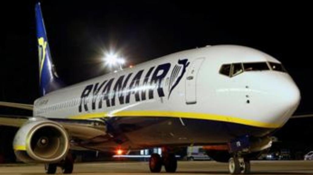 Ryanair zlikwiduje 32 połączenia z Polski