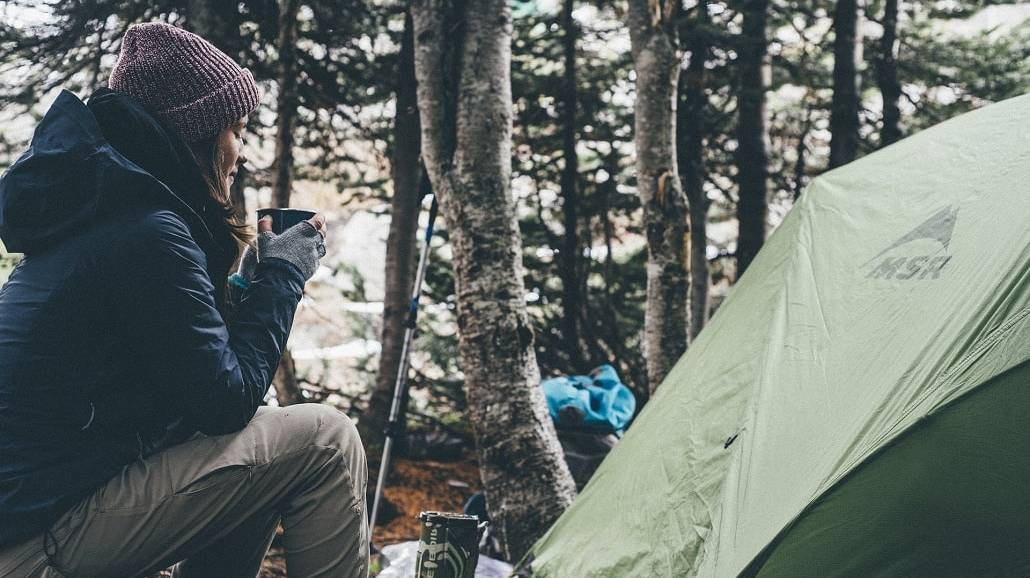 Biwakowy niezbędnik - co i jak spakować pod namiot?
