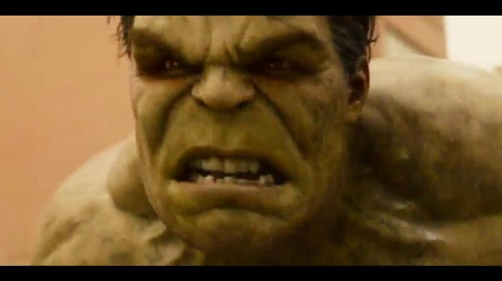 Hulk pod wpływem klątwy. Nowy klip z "Avengers. Czas Ultrona"