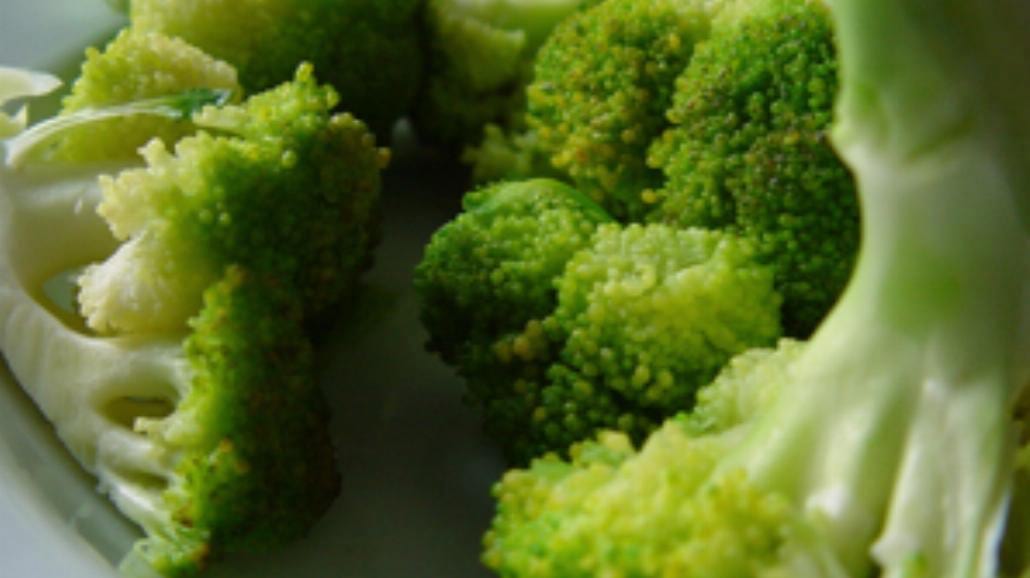 Brokuły zapiekane w serze