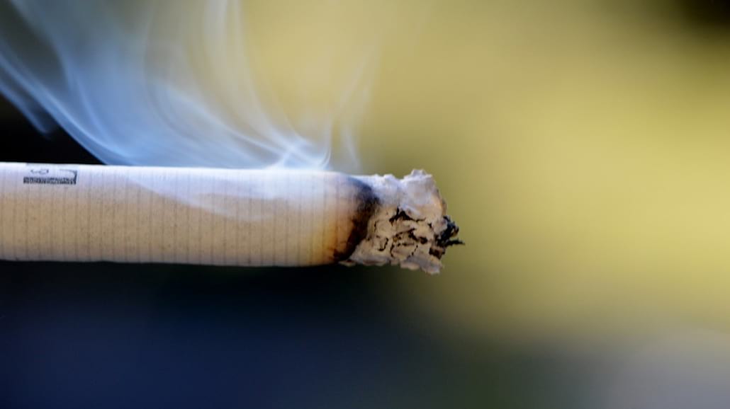Jak usunąć zapach papierosÃłw