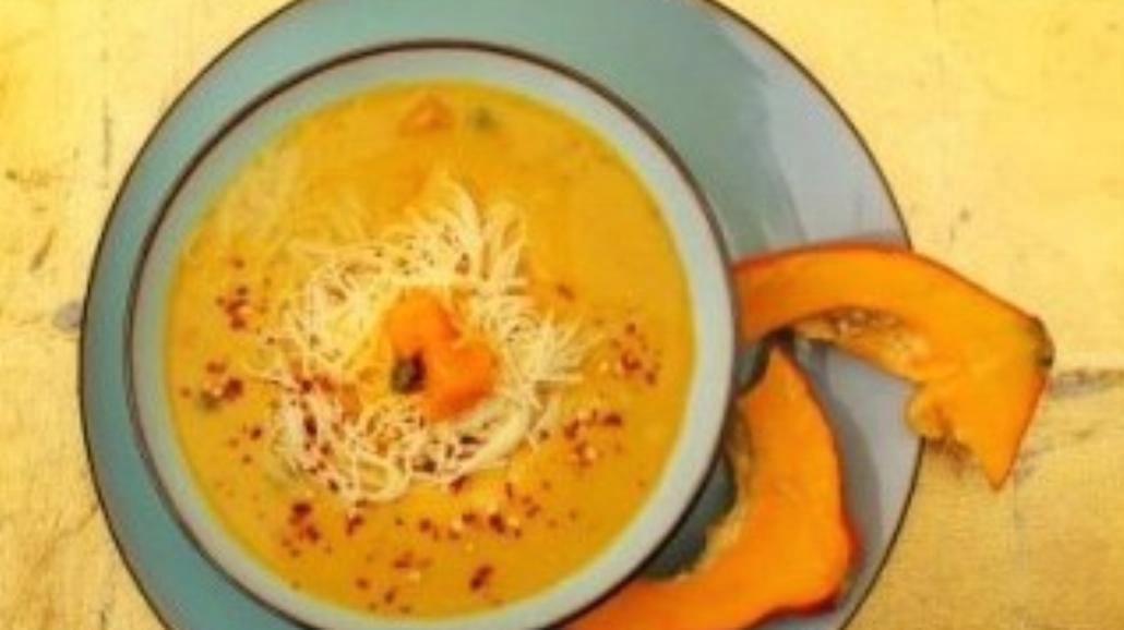 Makaronowe Halloween – zupa z dyni