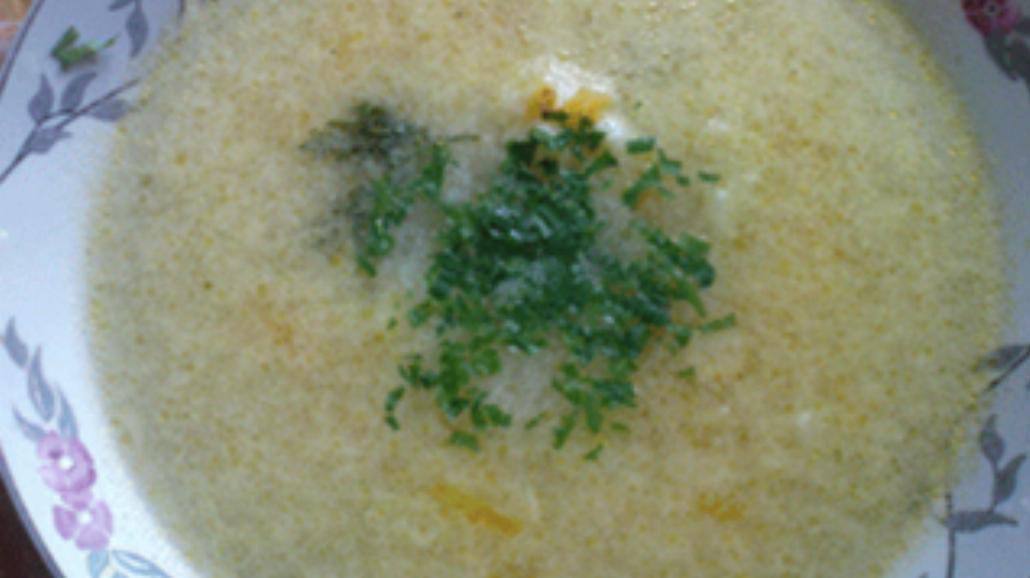 Zupa kalafiorowa podbijana śmietaną