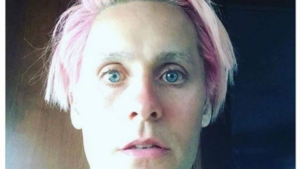 Jared Leto przefarbował włosy na różowo [ZDJĘCIA]