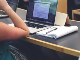 Informatyka najpopularniejszym kierunkiem na polskich uczelniach - studia, rekrutacja, raport