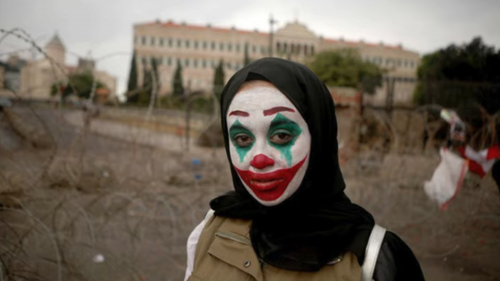 Joker symbolem rewolucji w Libanie, Hongkongu i Chile [WIDEO]